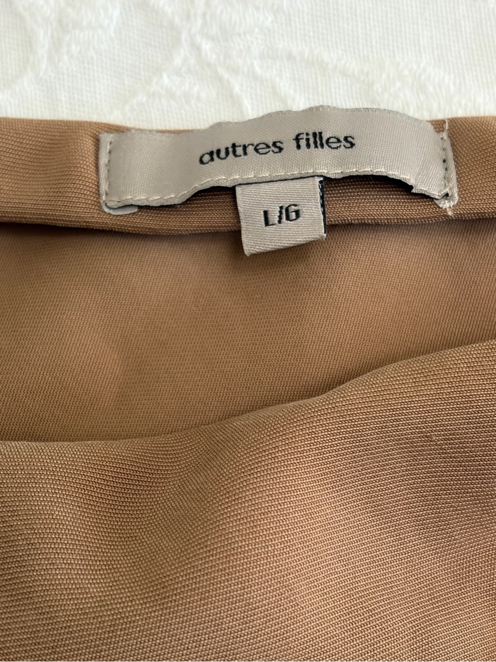 Elegant Cream Maxi Skirt with Fluid Silhouette - Picture 3 of 8